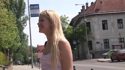 Lickerish blond floosy Zorah gets doper increased by knuckle